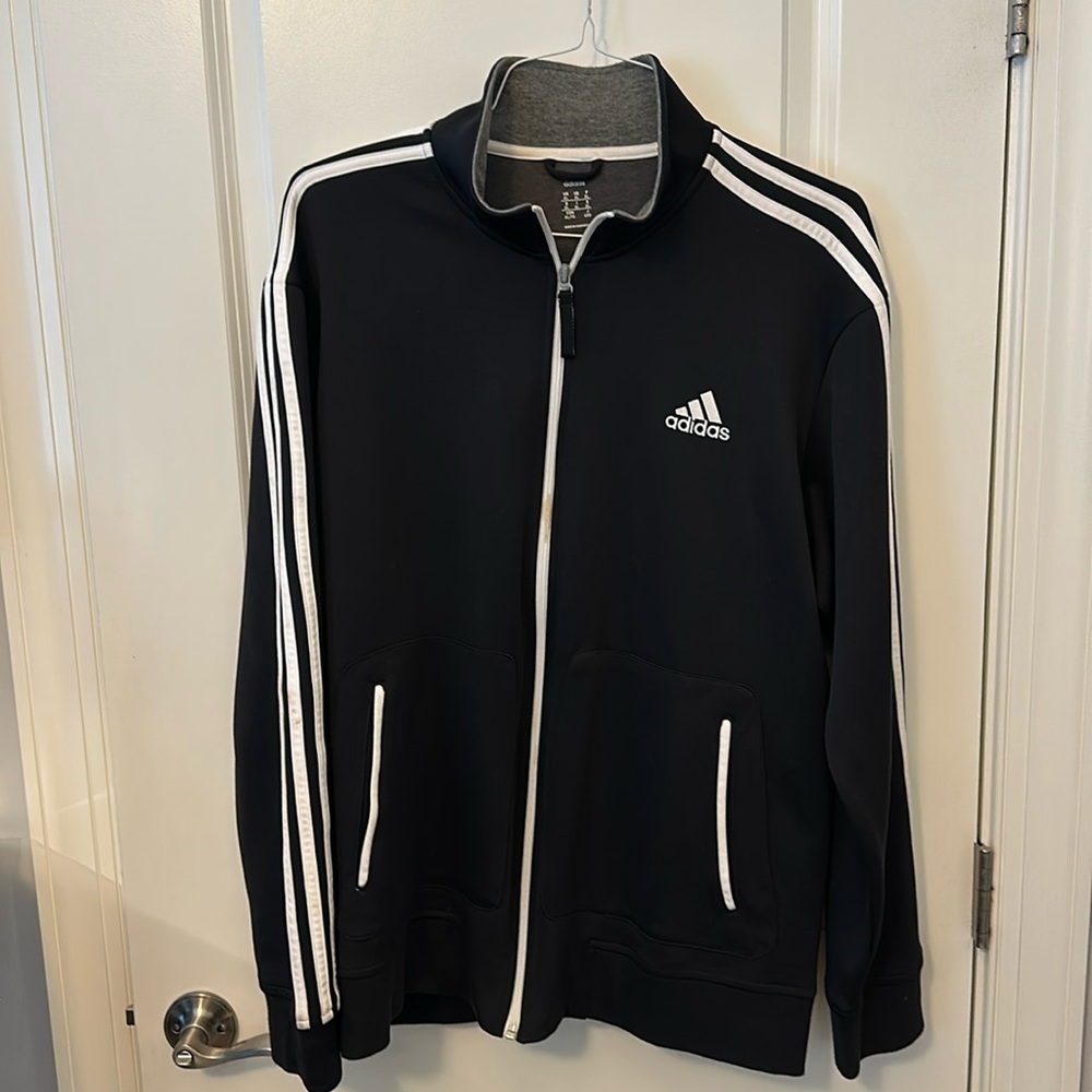 Adidas warm-up jacket-great condition lightly used. Men’s XL